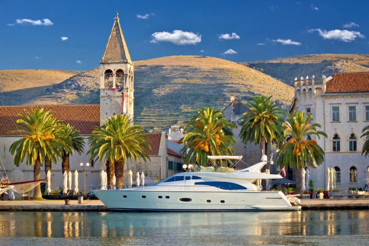 Apartment In With Sea View, Terrace, Air Conditioning, Wi-fi Trogir